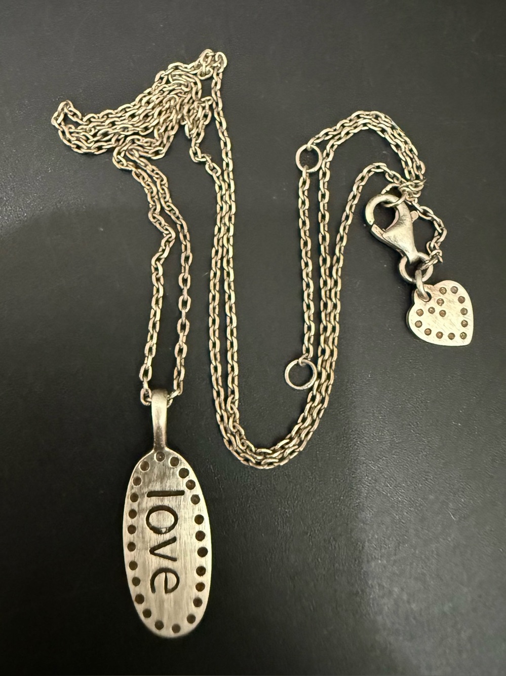 Vintage 925 Sterling Silver LOVE Pendant Necklace 5g.